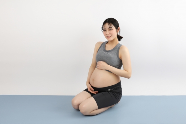妊娠中のホットヨガをおすすめできない理由.
