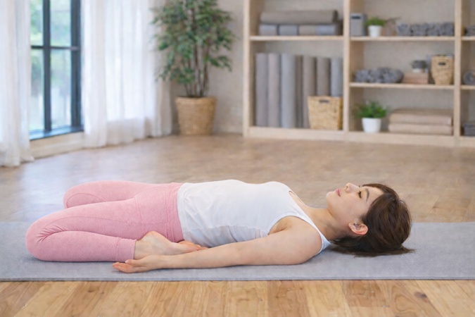 仰向けの英雄のポーズの3つのコツ